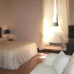 Palazzo Piccolomini 4* أورفييتو