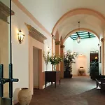 Palazzo Piccolomini 4* أورفييتو