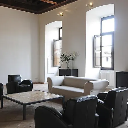 Palazzo Piccolomini Hotel 4*