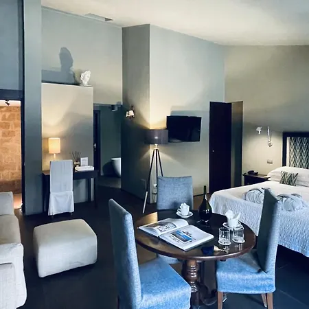 Palazzo Piccolomini 4*
