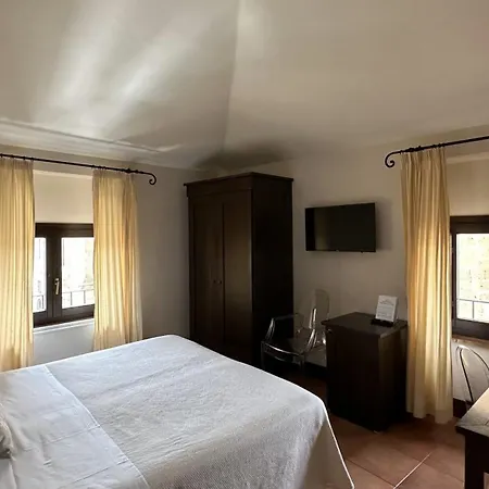Palazzo Piccolomini 4*