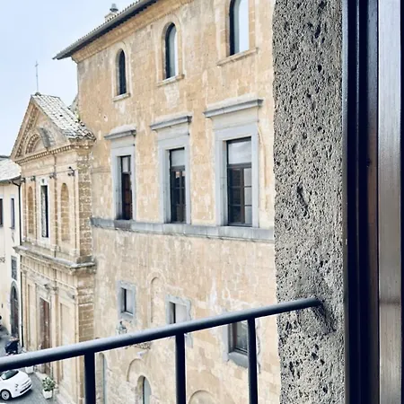 Palazzo Piccolomini 4*