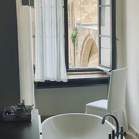 Palazzo Piccolomini Hotel