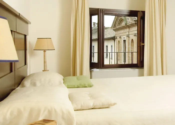 Palazzo Piccolomini 4*