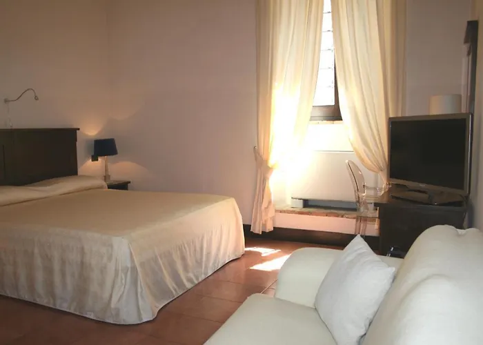 Palazzo Piccolomini 4* أورفييتو