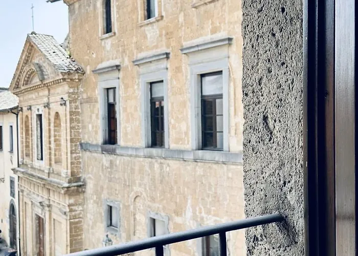 Palazzo Piccolomini 4*